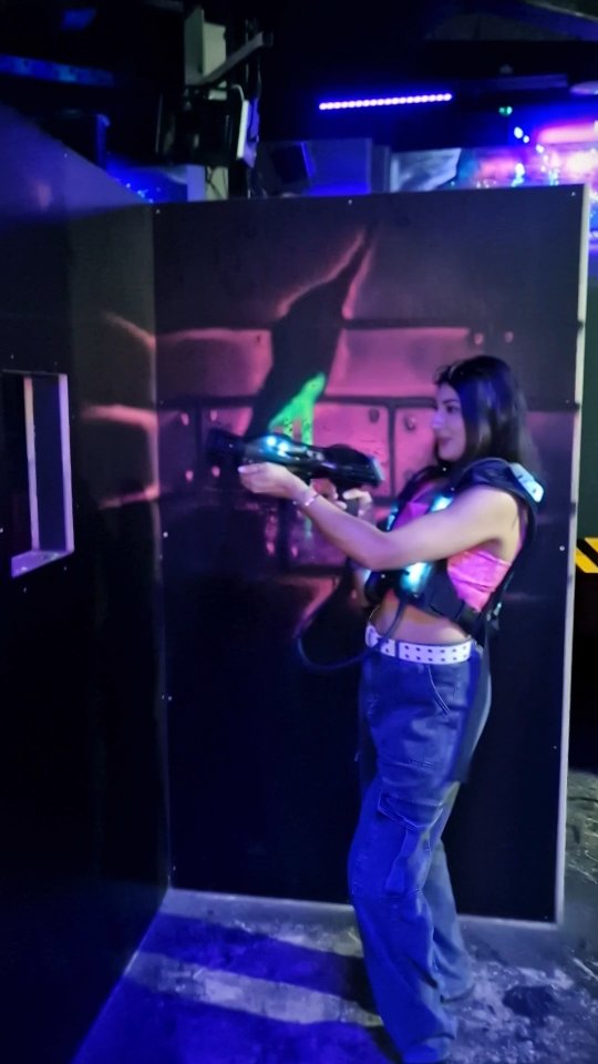 Instagram post by @eat_with_radz for Visitengland. Caption reads: @nq64laserquest
《AD/Invite》
Where the tf the....