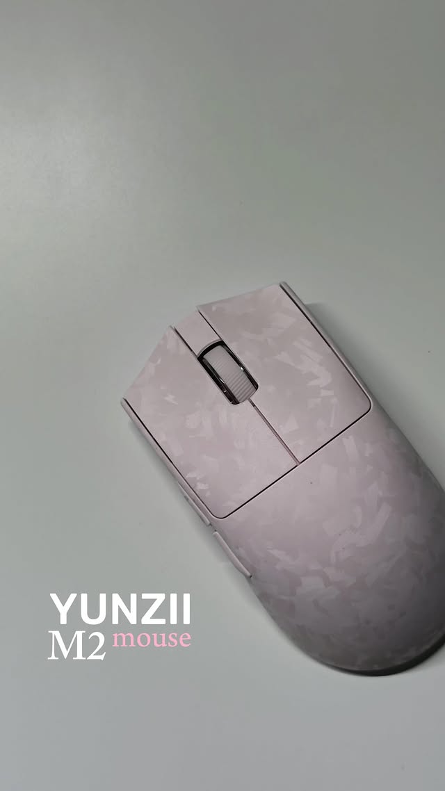 Instagram post by @blacklungio for Yunzii. Caption reads: ad/gifted @yunzii_keyboard I’m so excited to show....