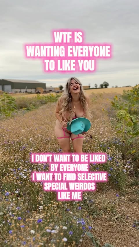 Instagram post by @itslaurenedgex for Playful Promises. Caption reads: [...] @thephotographermum Set from....