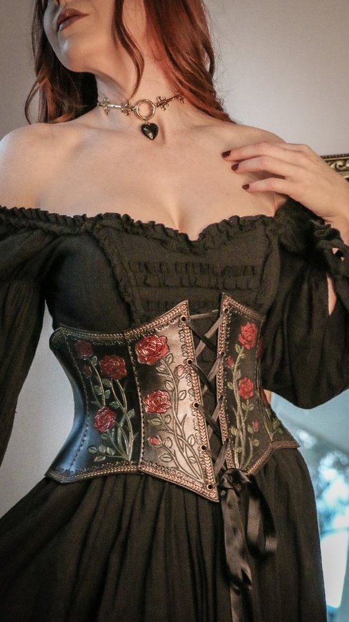 Instagram post by @thescarletthuntress for LaceMade. Caption reads: [...] 🖤 #gifted as affiliate Dress from....