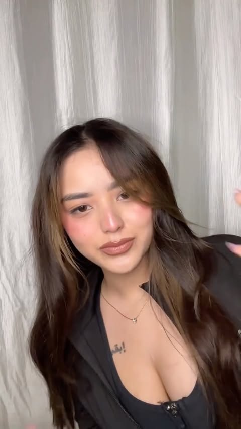 Instagram post by @simranyonzon for Savana. Caption reads: Day 2 of getting back to baddie era w @savana Use....