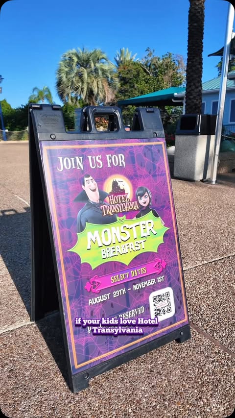 Instagram post by @delilahdoeslife_ for SeaWorld. Caption reads: [...] character breakfast buffet at Seaworld and....