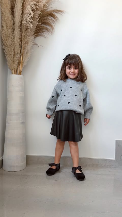 Instagram post by @samantha.kanonji for Shein. Caption reads: Cold outside, cute inside 💗❄️
🔥Up to 90%....