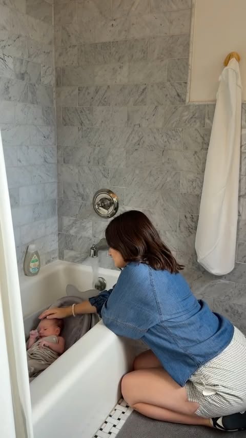 Instagram post by @lifeofhannahthomas for Johnson’s Baby. Caption reads: #ad #JohnsonsBabyPartner I’ve used @johnsonsbaby....