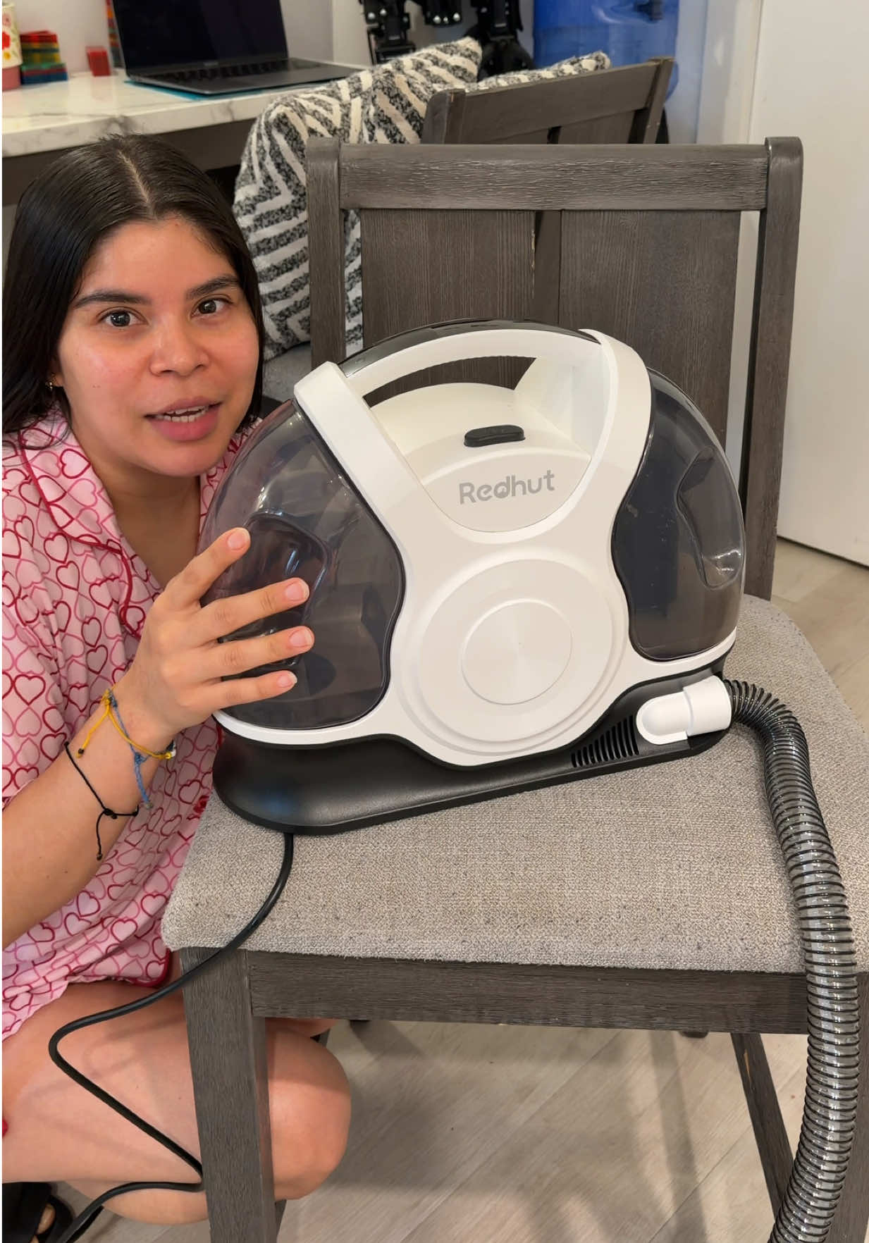 TikTok post by @saronvicentarabe for REDHUT CleanMaster. Caption reads: [...] #fyp #viral #tiktokshop @REDHUT CleanMaster.