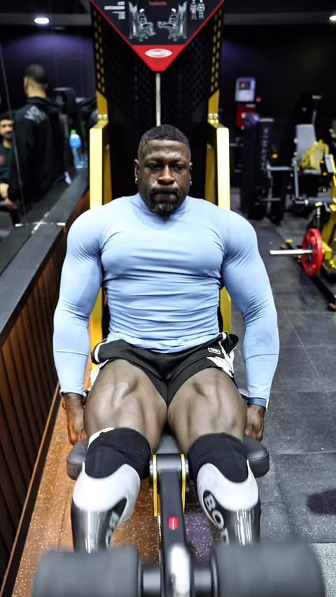 Instagram post by @bionic_body for boohooMAN. Caption reads: Wednesday = Leg quads focus !.