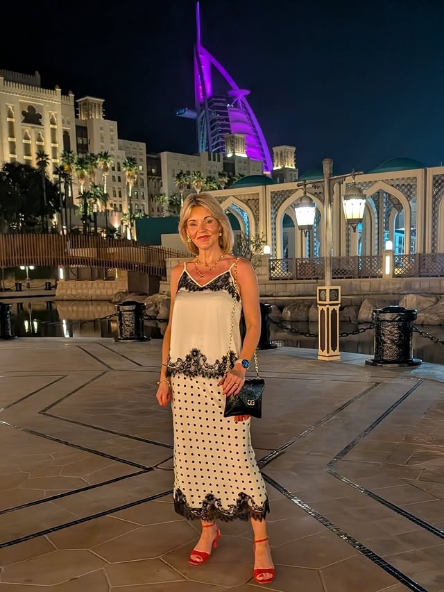 Instagram post by @alis_loveofstyle for Sarah Haran. Caption reads: [...] * Sandals @paradox_london * Bag....