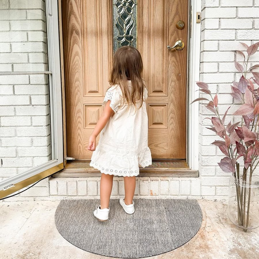 Instagram post by @mashta_fam for Chilewich. Caption reads: [...] || Adding this stylish shag rug from....