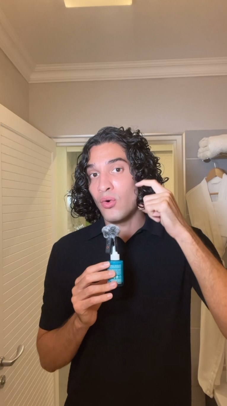 Instagram post by @tonybouge for Ducray. Caption reads: En pharmacies et parapharmacies, tu peux trouver....