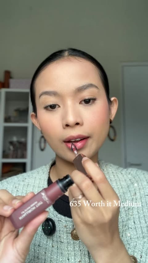 Instagram post by @nadiratiffanny for L'Oréal Indonesia. Caption reads: My 2 favourite shades from Hyaluron tint by....