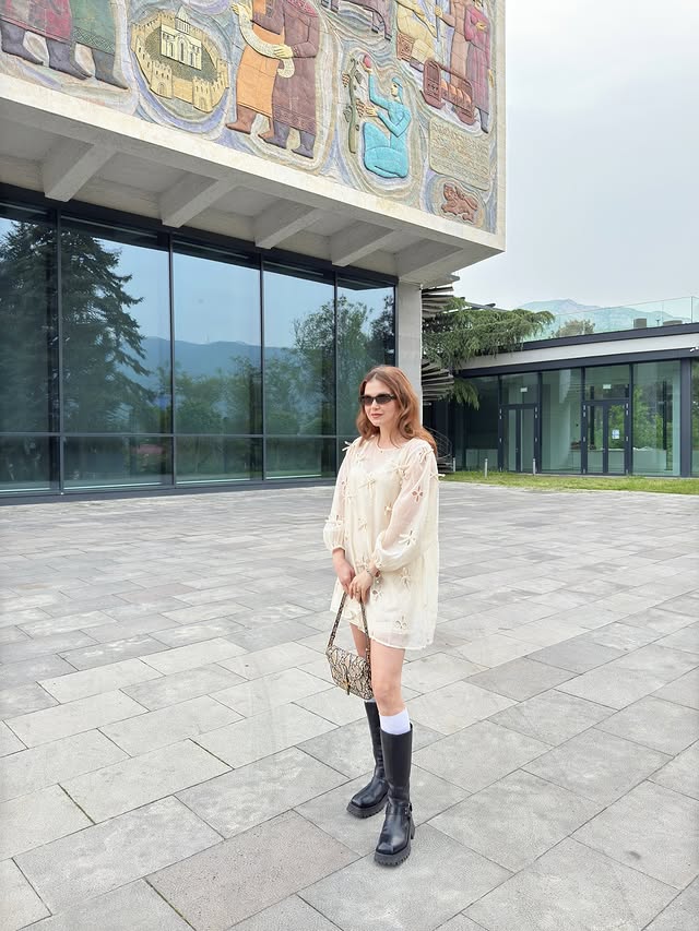 Instagram post by an influencer for Lulus. Caption reads: [...] ✨ #digchic @digchic_official #Lulus....