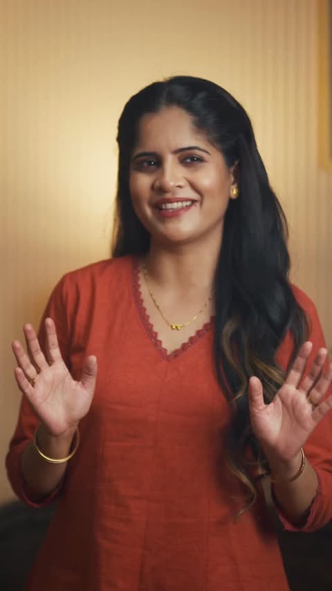 Instagram post by @khwabeeda_amruta for PNG Jewellers. Caption reads: [...] aaplyakade swatahunch chaalat yete. PNG....