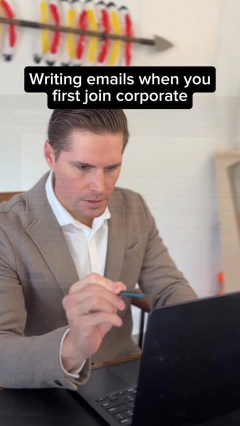 Instagram post by @jordanreviewsittt for Grammarly. Caption reads: [...] Don’t even think twice about them now.....