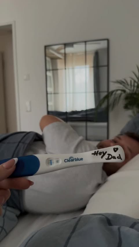 Instagram post by @tori.smi for ReelsApp. Caption reads: Anzeige 🙌🏻 2025 was truly a wild ride 🤭✨

From....