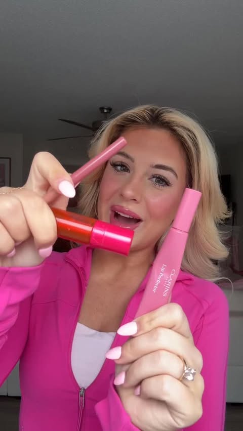 Instagram post by @bella_woodard for Benefit Cosmetics. Caption reads: This combo EATS @clarinsusa @sephora....