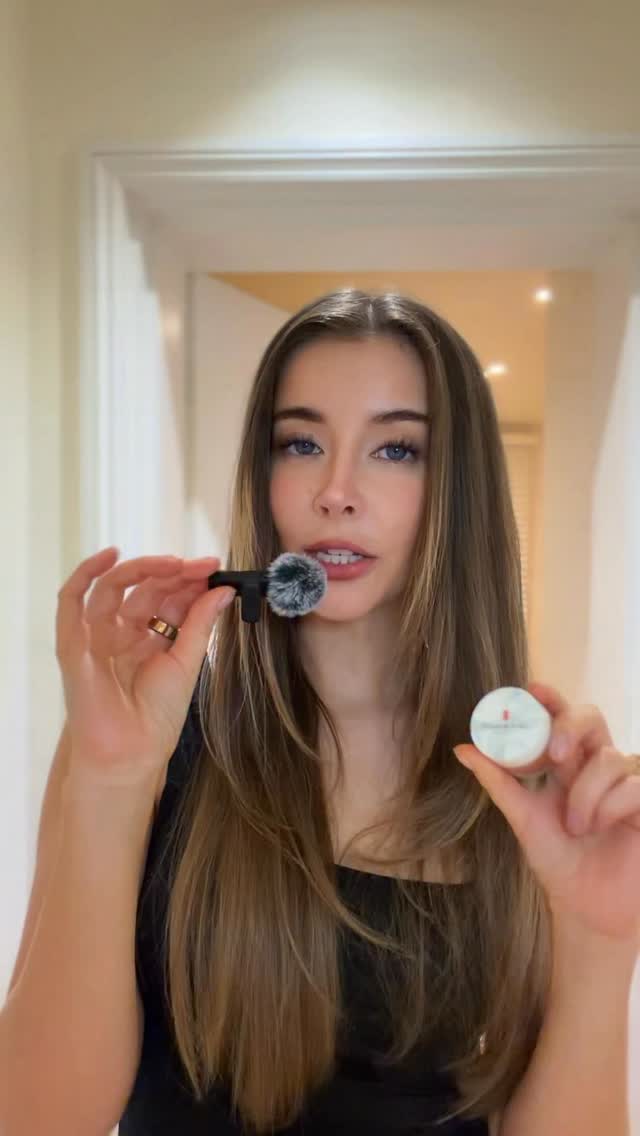 Instagram post by @drerica__ for Elizabeth Arden. Caption reads: [...] Cream Intensive Lip Repair Balm....