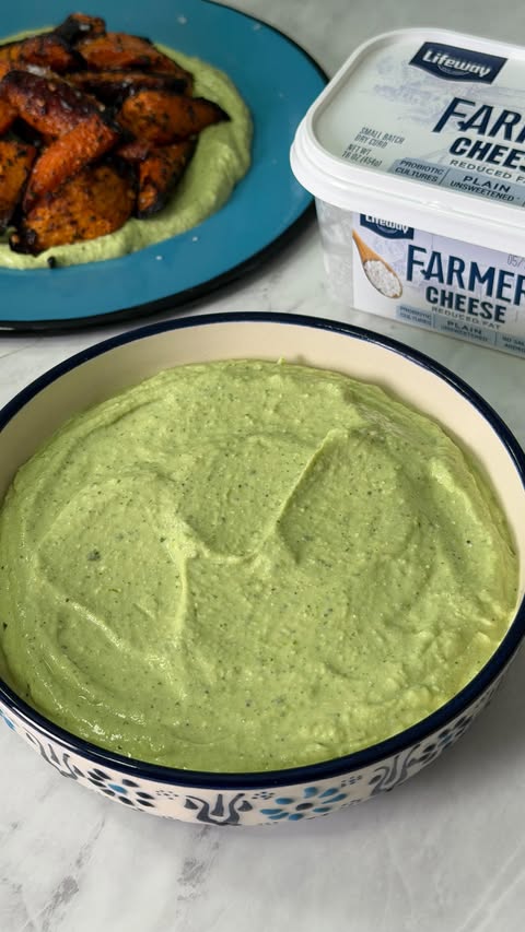 Instagram post by @freddsters for Lifeway Foods. Caption reads: An all purpose Avocado Dip made with @lifewaykefir....