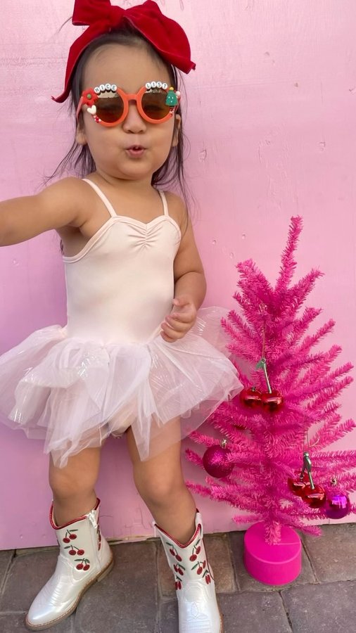 Instagram post by @dylnne for iloveplum. Caption reads: #ad Mood when you know you’re always on the nice....