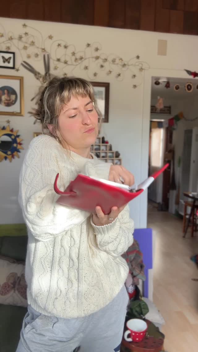 Instagram post by @emily.earthing for Filofax. Caption reads: Planner people come forward ✍🏼 @officialfilofax....