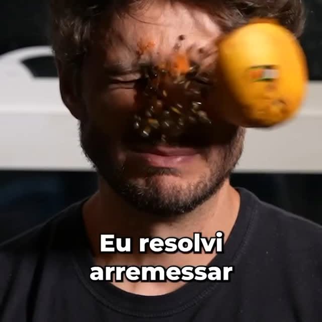 Instagram post by @leandroladeiran for Hotmart. Caption reads: O tempo é relativo…mas você pode se aproveitar....