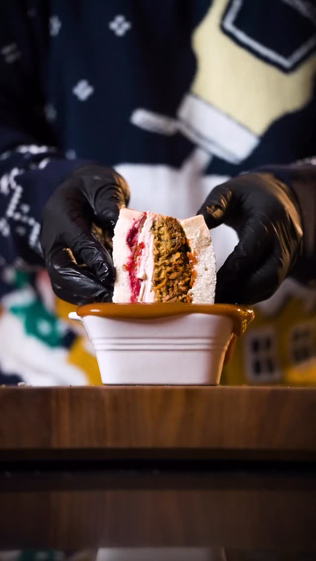 Instagram post by @sandwichsandwichuk for Heinz. Caption reads: You’ve waited long enough.

03 / 11 / 25

It has....