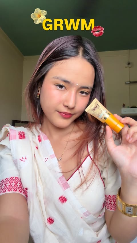 Instagram post by @khusinewar_ for MARS Cosmetics. Caption reads: Grwm wid @lakmeindia sunscreen ❤️ @reachedmars....