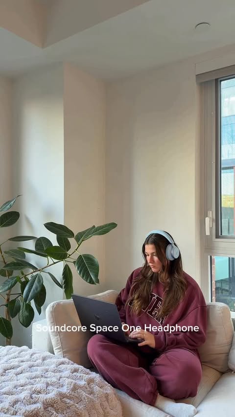 Instagram post by @esther.burden for Soundcore. Caption reads: As a workout girlie💞, work from home girlie🎧,....