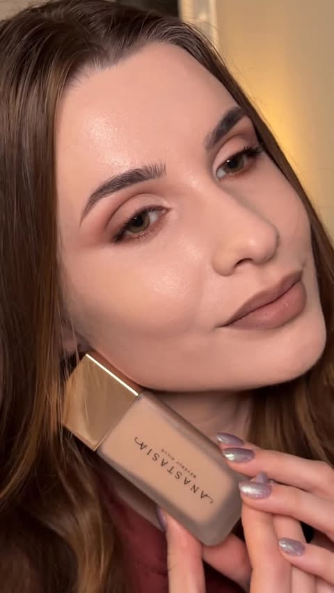 Instagram post by @annakozlovaugc for Anastasia Beverly Hills. Caption reads: Impeccable skin in seconds @anastasiabeverlyhills....
