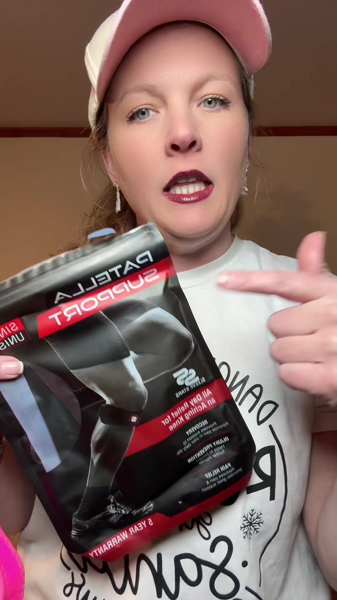TikTok post by @kristinam740 for Sleeve Stars. Caption reads: [...] to use!!! #patella #kneepain #support....