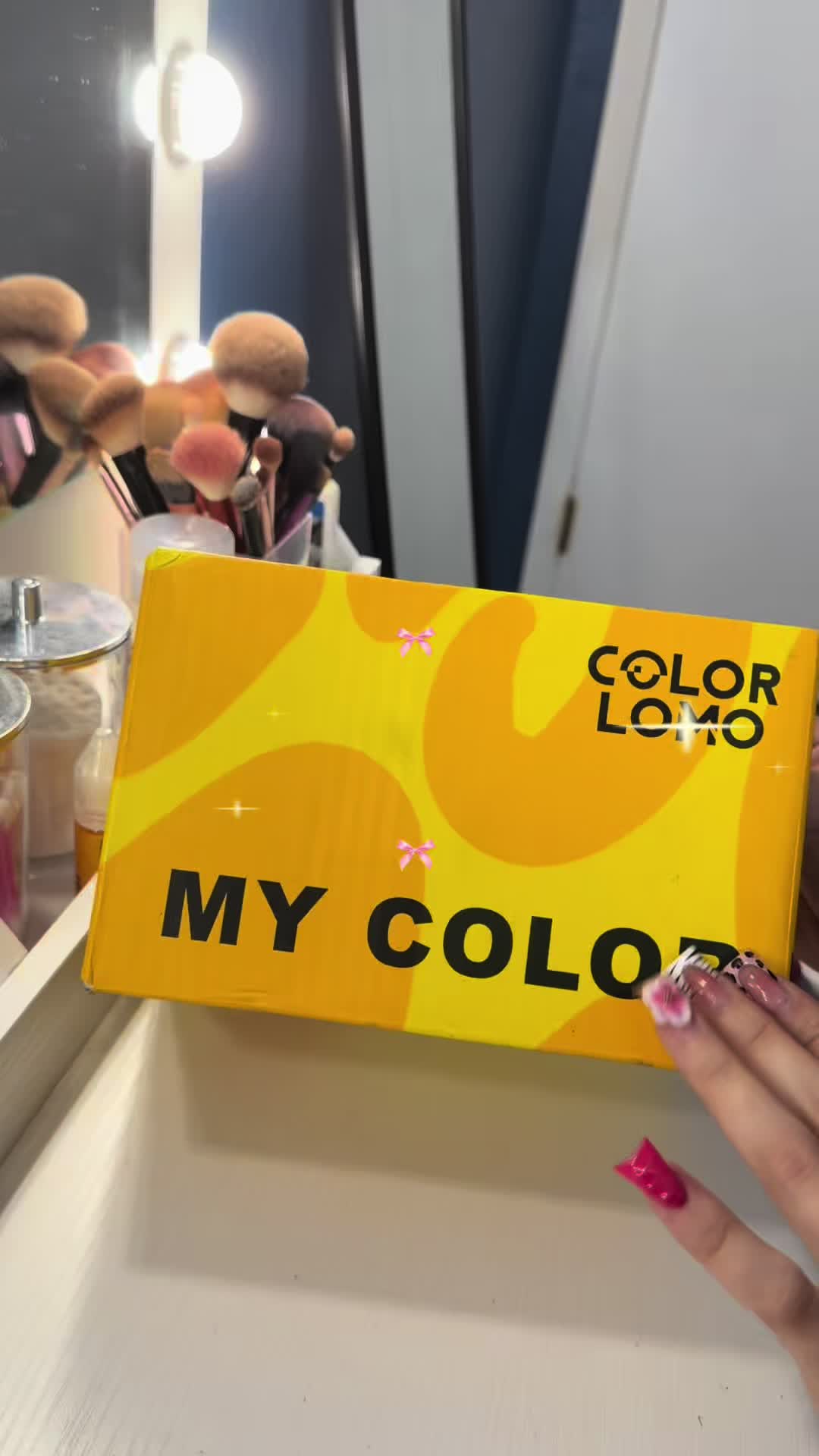 TikTok post by @jocelynn.guadalupee for Colorlomo. Caption reads: hair refresh day💋 @Colorlomo Hair #fyp #paratii....