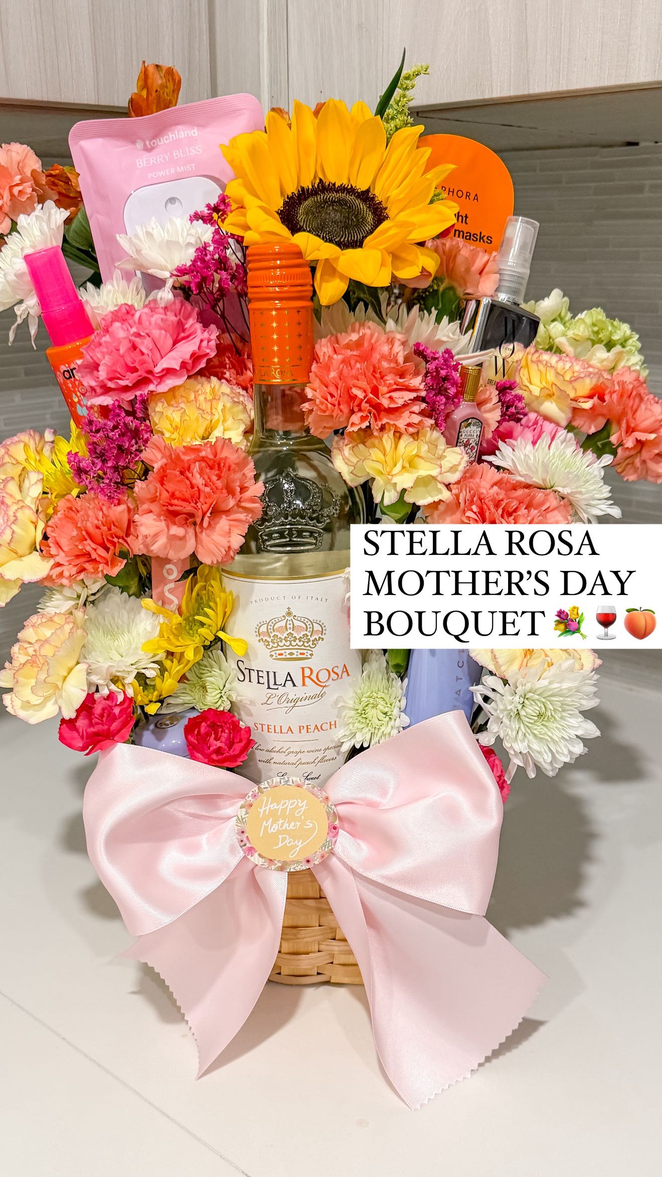 Instagram post by @parkspartyplanning for Stella Rosa Wines. Caption reads: How fun is that?! 

#ad This @stellarosa bouquet....