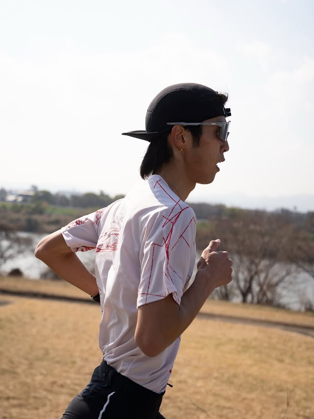 Instagram post by @ryunosuke_omi for COROS. Caption reads: [...] by @salomon @salomonrunning @corosglobal....