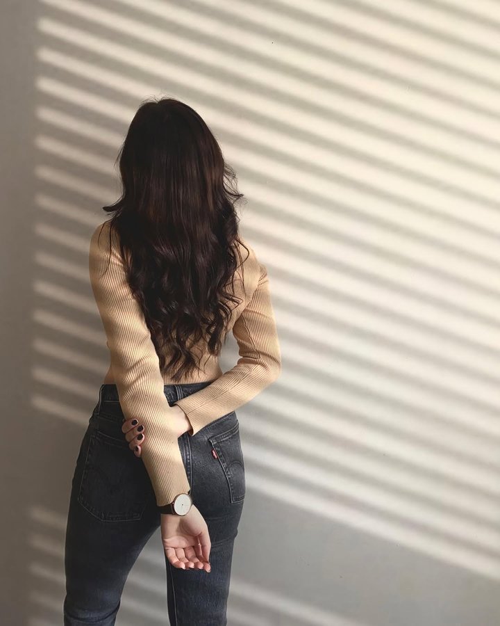 Instagram post by @kxtiethomas for Rosefield. Caption reads: all the small details 💭💫 #MyRosefieldMoment....