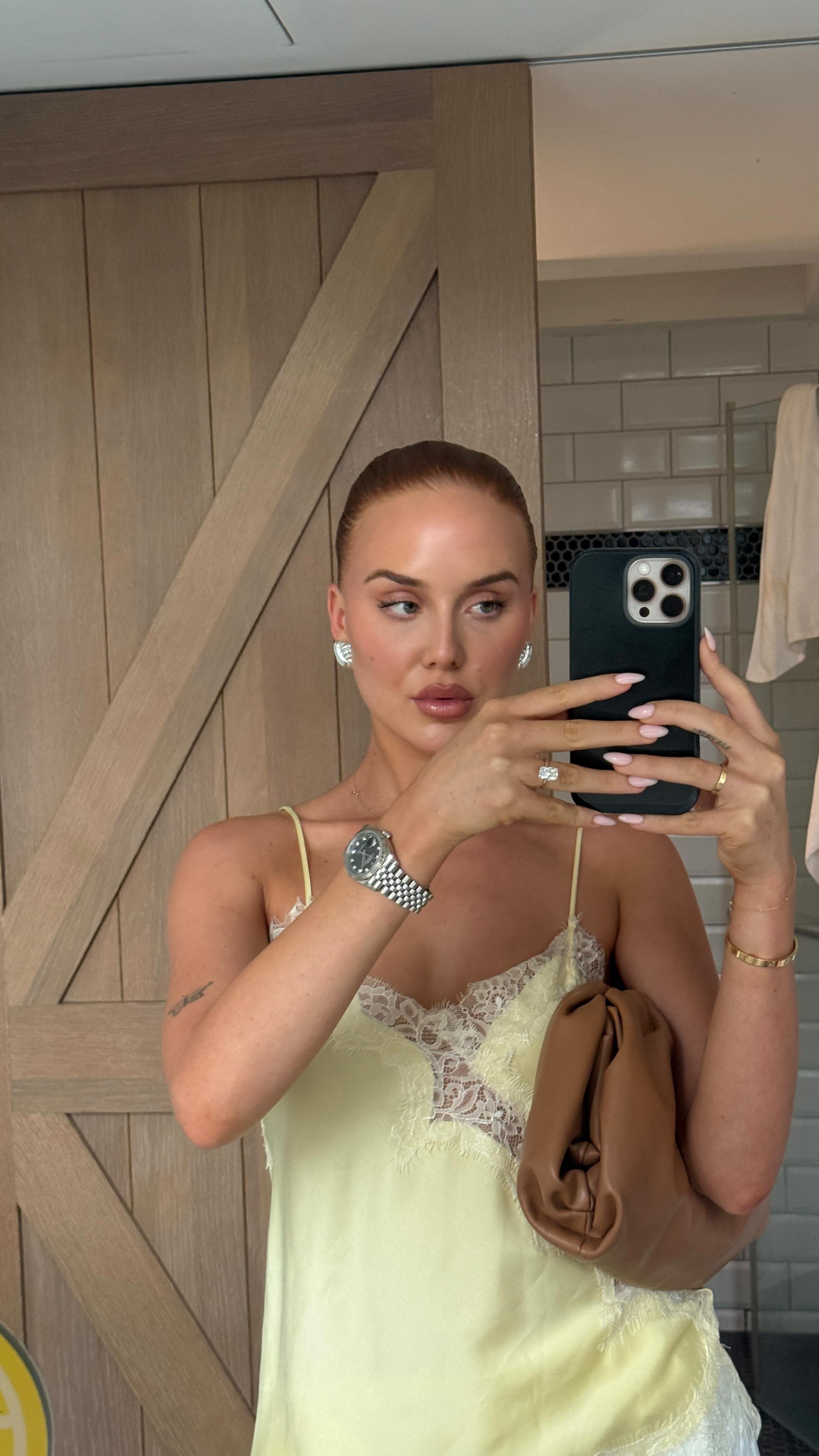 Instagram post by @__lilybrown for The Collagen. Caption reads: [...] :)))

Use code LILY15 for 15% off....