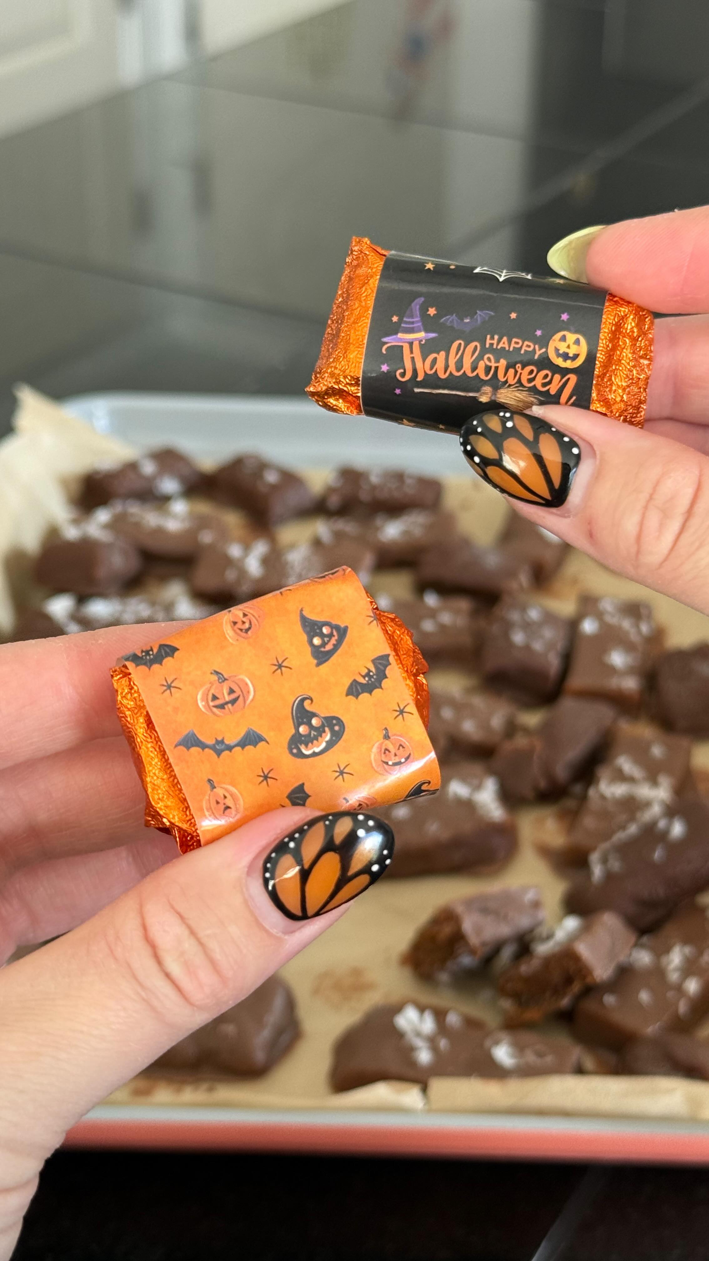 Instagram post by @amberjoyhansen for Play-Doh. Caption reads: Let’s make candy for my trick-or-treaters 🎃
Okay…....