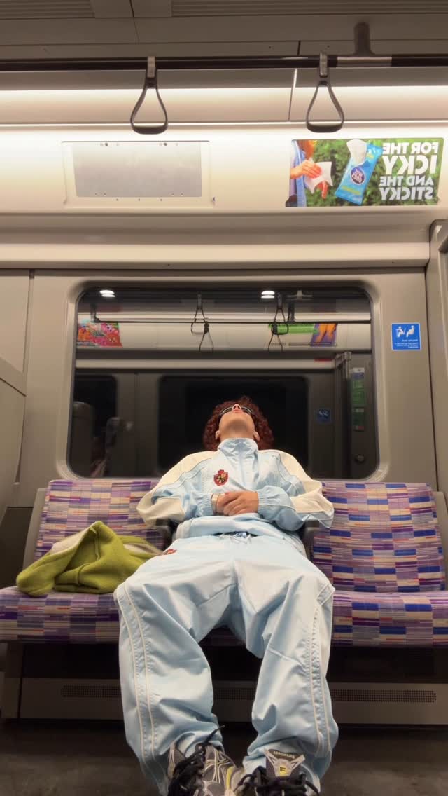 Instagram post by @i.yeneyy for Supreme. Caption reads: @supremenewyork #outfit #ootd.