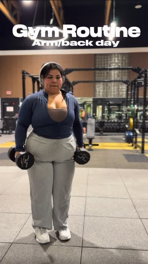 Instagram post by @lizsmiles11 for EHPlabs. Caption reads: Gym routine with @ehplabs oxyshred use code Liz....