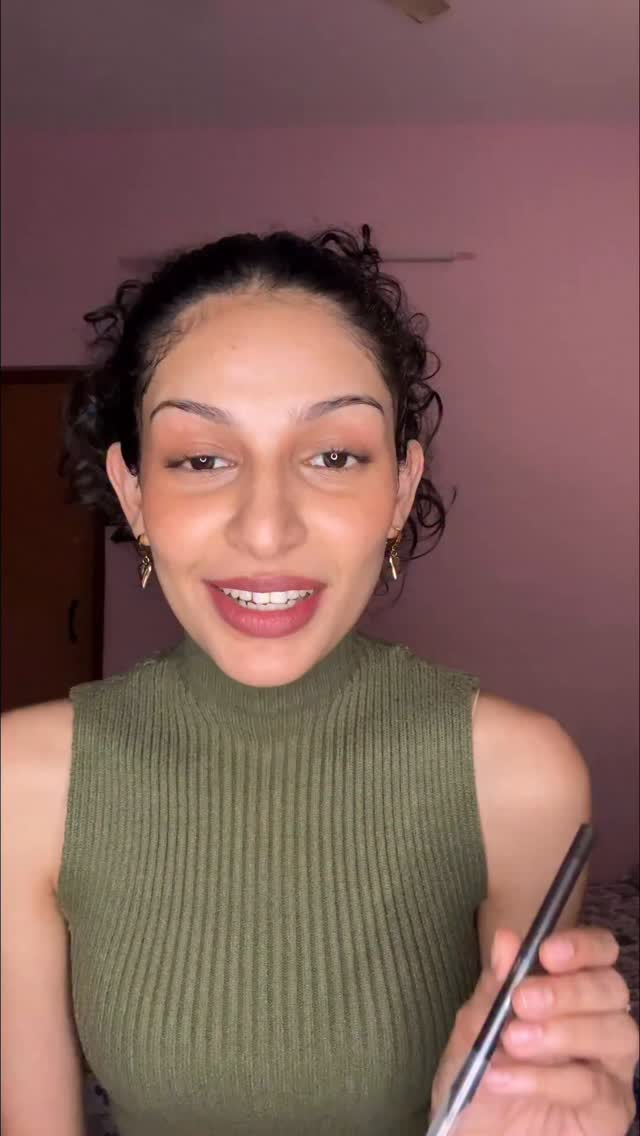 Instagram post by @huda_thamanna for Swiss Beauty Select. Caption reads: Smoky eyes, but make it effortless ✨
For me, Kajal....