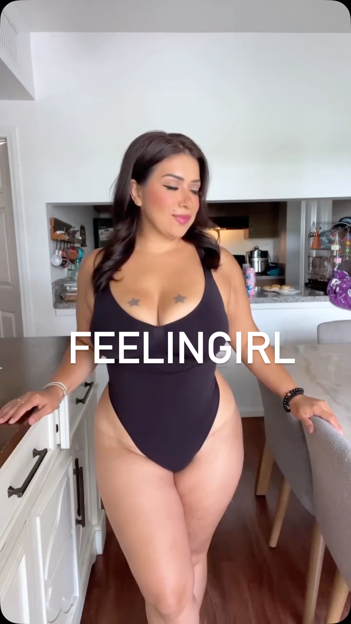 Instagram post by @mommyof4andmor for FeelinGirl. Caption reads: �FEELINGIRL� BODYSUIT size large. Discount code:....