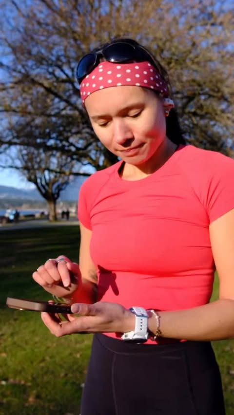 Instagram post by @savlovesrunning for Skullcandy. Caption reads: [...] going on around me. The @skullcandy Push 720....