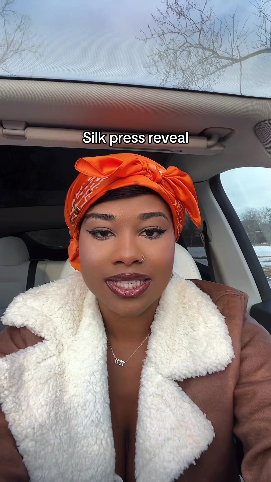 TikTok post by @gigithesiren for Klaiyi Hair. Caption reads: [...] #naturalhair #gluelesswig #wigtok....