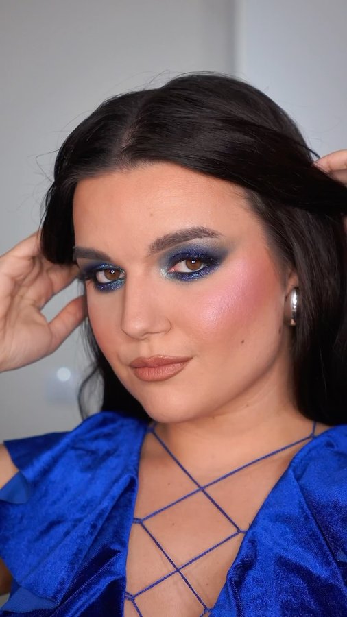 Instagram post by @alexantal_ for LottieLondon. Caption reads: Midnight Eyes ✨

Sau machiajul perfect pentru....