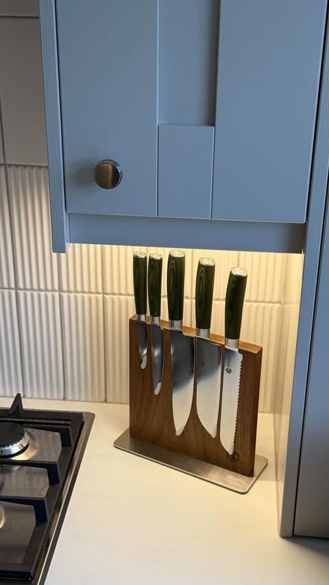 Instagram post by @mariajoynson for HexClad. Caption reads: [...] seriously with some upgrades 😎🍳....