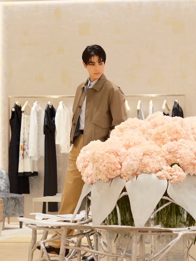 Instagram post by @taishi_nakagawa_official for Dior. Caption reads: ・ House of Dior Shinsaibashi…👀✨ [...].