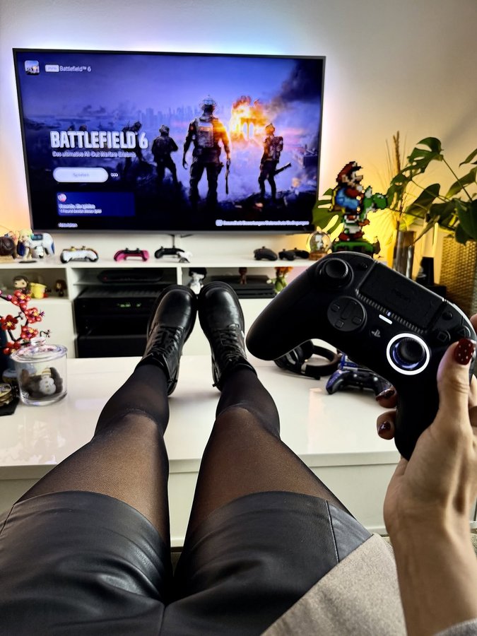 Instagram post by @yve.gaming for PlayStation DACH. Caption reads: PR Sample / Anzeige
Long day? Same 😮‍💨
Time to....