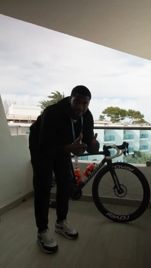 Instagram post by @dijounfarquharson for Zwift. Caption reads: [...] ride. I am ready to have some fun 🔥🙏🏾....