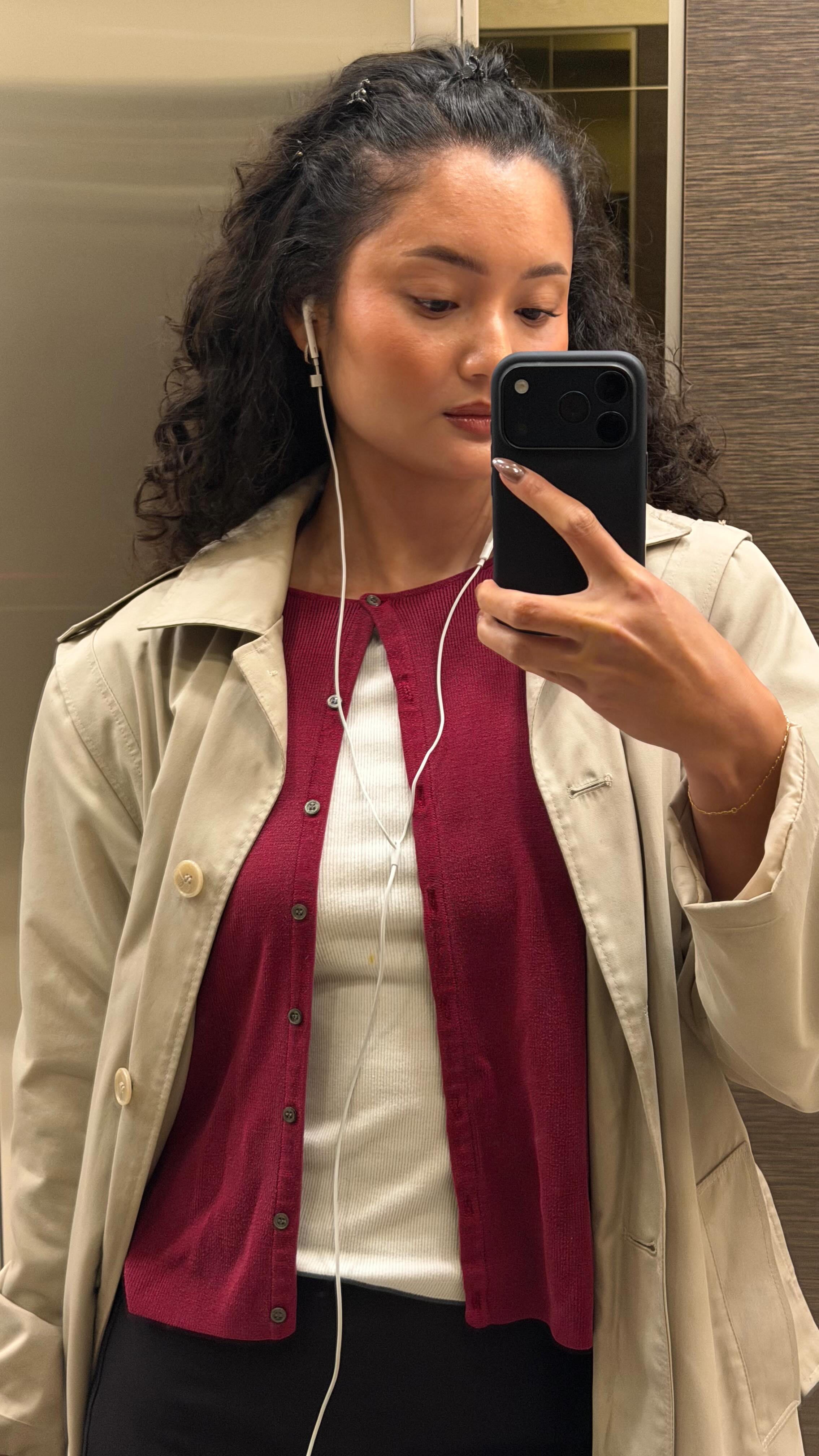 Instagram post by @thatcurlblog for KraveBeauty. Caption reads: how to feel put together sans makeup 😌

I never....