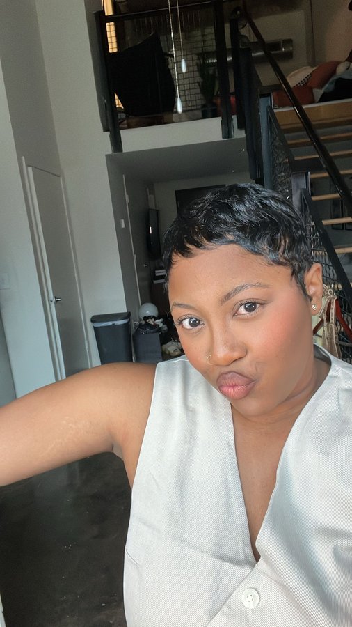 Instagram post by @juicylajade for 1800 Contacts. Caption reads: Blind baddies @1800contacts makes it so easy to....