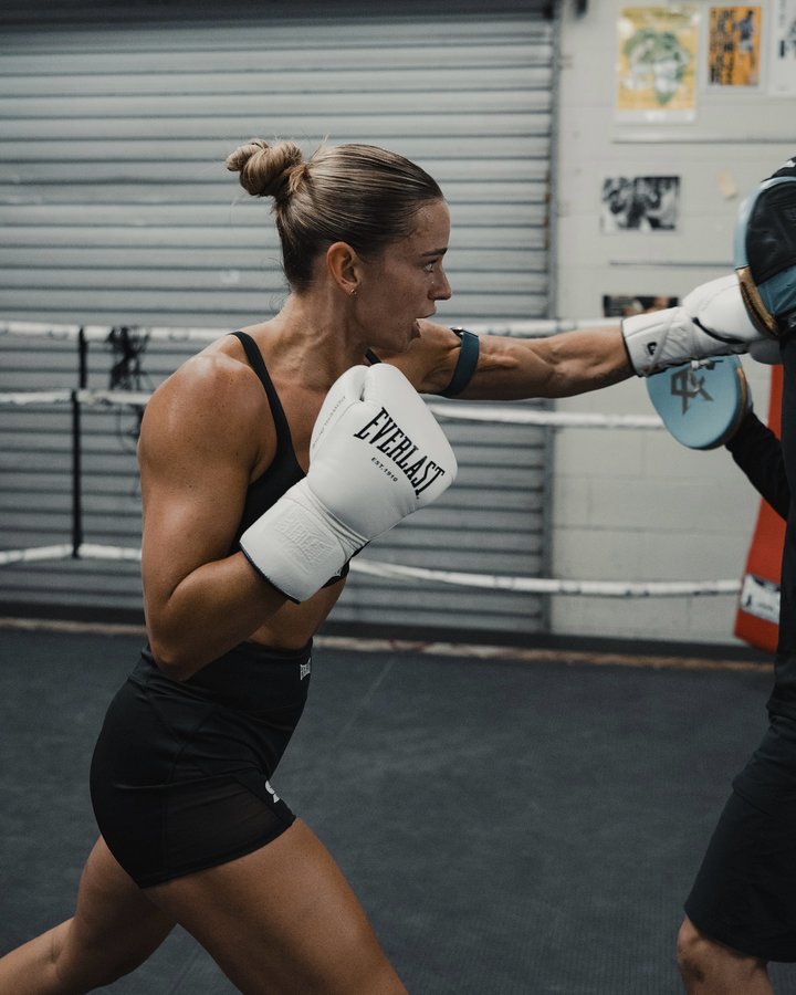 Instagram post by @skyebnic for Everlast. Caption reads: BRINGING THE HEAT

Focus, precision, and intention....
