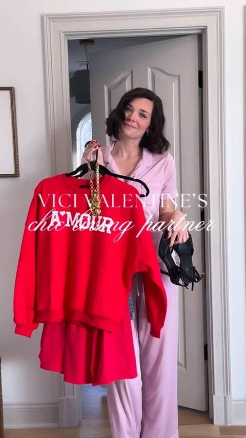 Instagram post by @ashlanamelia for VICI COLLECTION. Caption reads: Valentine’s Day, but make it chic 💘
From day to....